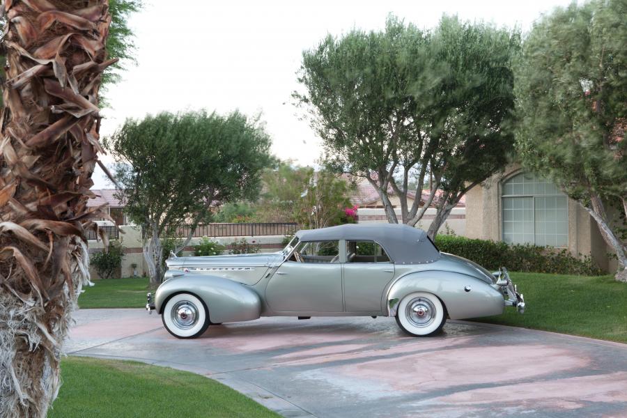  Packard Super Eight One-Eighty Darrin Convertible Sedan by Howard Dutch Darrin 1940 года  (фото 27 из 30)